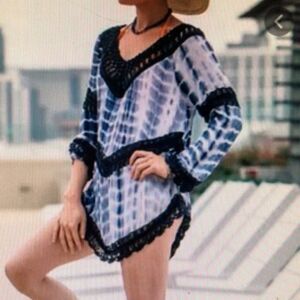 Surf Gypsy Havanna Blue White Tie Dye Crochet Trim V Neckline Tunic Cover Up